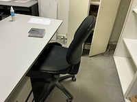 Diverse bureautafels met 2 stoelen (3x) - afbeelding 5 van  5