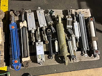 Diverse cilinders (15x) - afbeelding 1 van  5