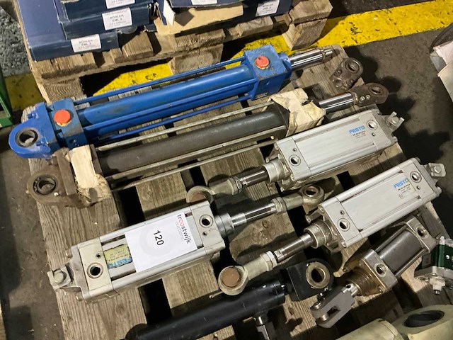 Diverse cilinders (15x) - afbeelding 2 van  5