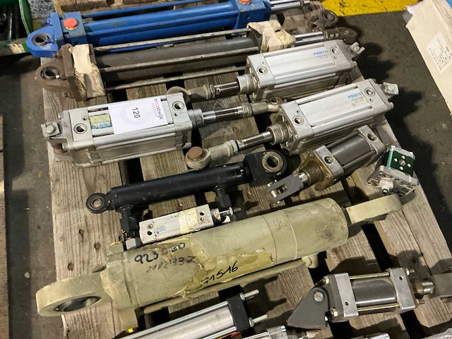 Diverse cilinders (15x) - afbeelding 3 van  5