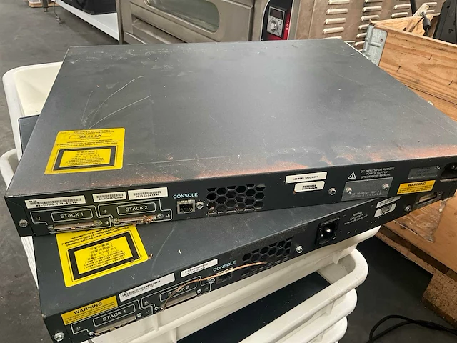 Diverse cisco systems catalyst 3750 netwerkswitches (3x) - afbeelding 6 van  7