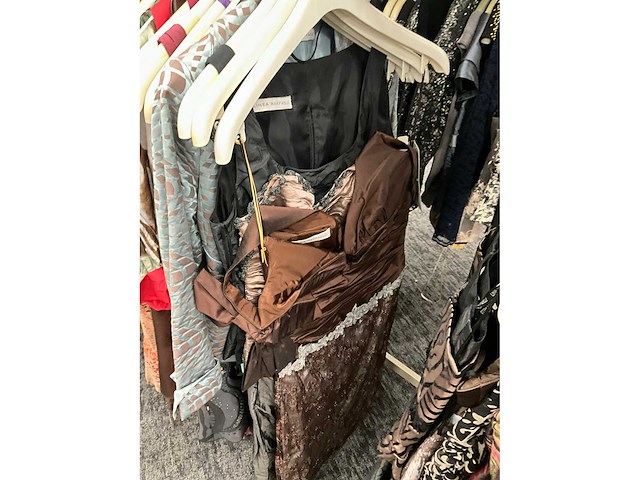 Diverse cocktailjurken/sets (118x) - afbeelding 16 van  105