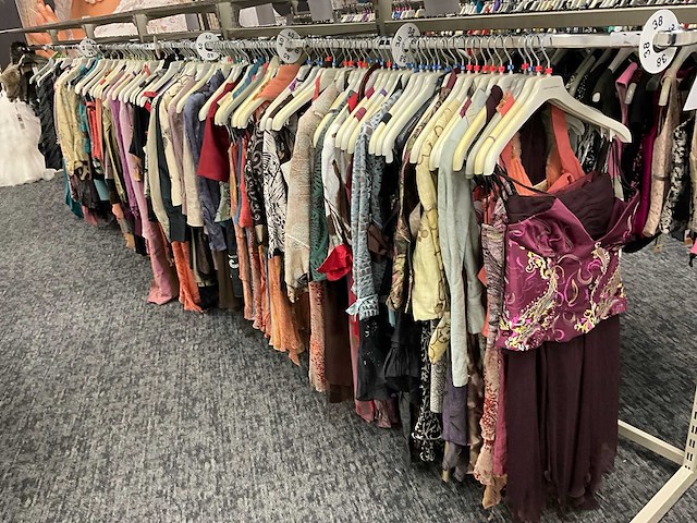 Diverse cocktailjurken/sets (118x) - afbeelding 1 van  105