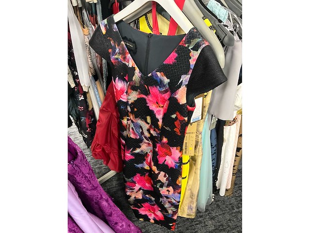 Diverse cocktailjurken/sets (173x) - afbeelding 2 van  142