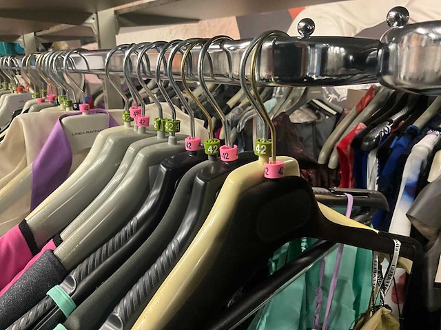 Diverse cocktailjurken/sets (173x) - afbeelding 4 van  156