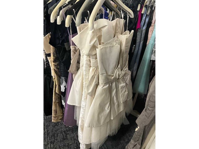 Diverse cocktailjurken/sets (173x) - afbeelding 16 van  156