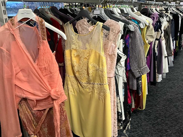 Diverse cocktailjurken/sets (173x) - afbeelding 52 van  156