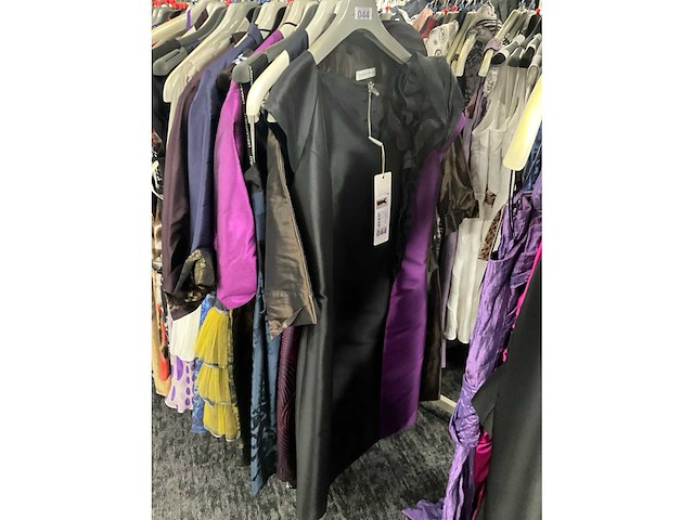 Diverse cocktailjurken/sets (173x) - afbeelding 73 van  156