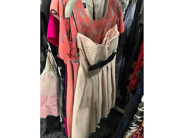 Diverse cocktailjurken/sets (173x) - afbeelding 116 van  156