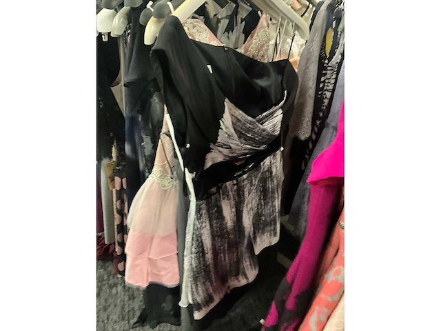 Diverse cocktailjurken/sets (173x) - afbeelding 120 van  156