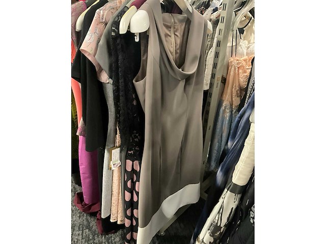 Diverse cocktailjurken/sets (173x) - afbeelding 141 van  156