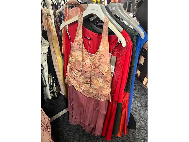 Diverse cocktailjurken/sets (173x) - afbeelding 39 van  152