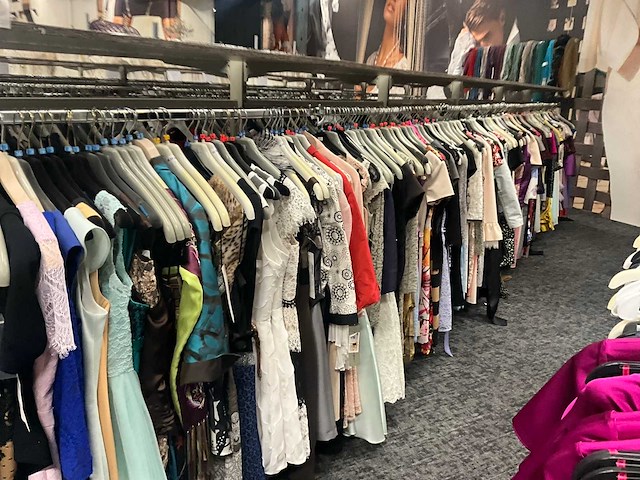 Diverse cocktailjurken/sets (173x) - afbeelding 76 van  152