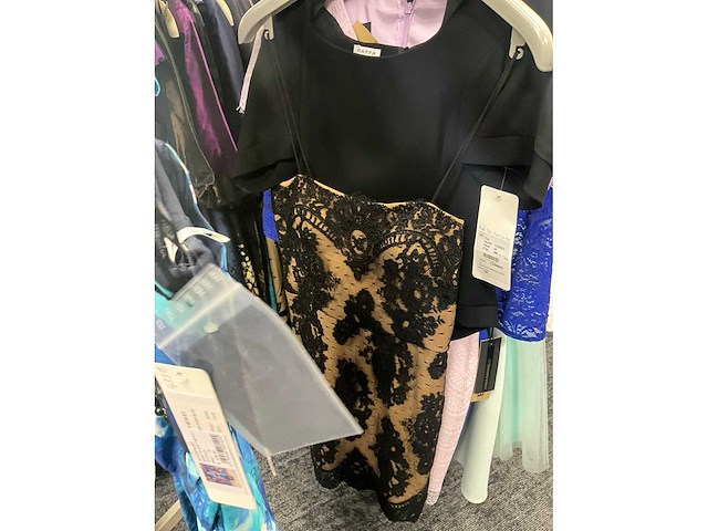 Diverse cocktailjurken/sets (173x) - afbeelding 120 van  152