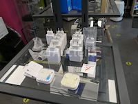 Diverse computerapparatuur en display - afbeelding 13 van  15