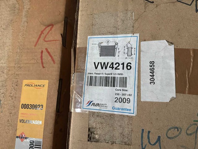 Diverse condensatoren en radiatoren voor o.a. audi en volkswagen (14x) - afbeelding 4 van  7