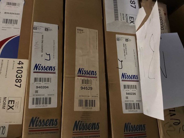 Diverse condensatoren en radiatoren voor o.a. bmw en citroën (15x) - afbeelding 4 van  9
