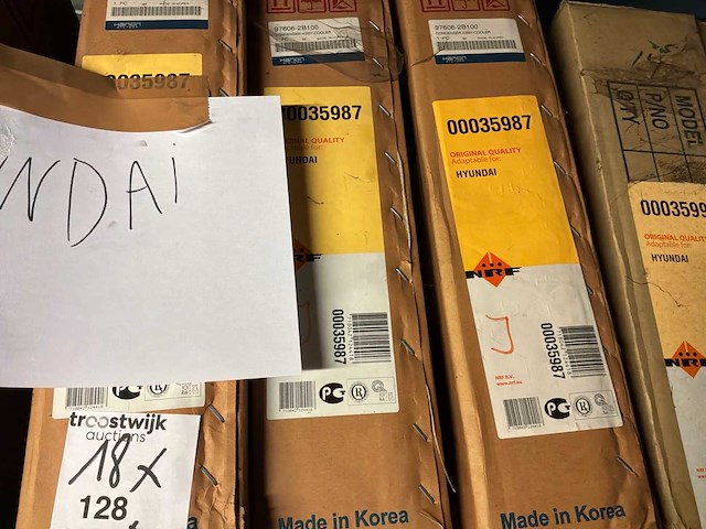 Diverse condensatoren en radiatoren voor o.a. huyndai en honda (18x) - afbeelding 2 van  8