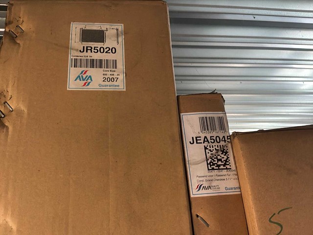 Diverse condensatoren en radiatoren voor o.a. jeep en kia (17x) - afbeelding 6 van  9