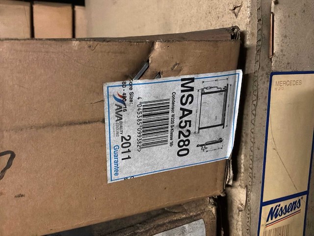 Diverse condensatoren en radiatoren voor o.a. mitsubishi (10x) - afbeelding 1 van  4