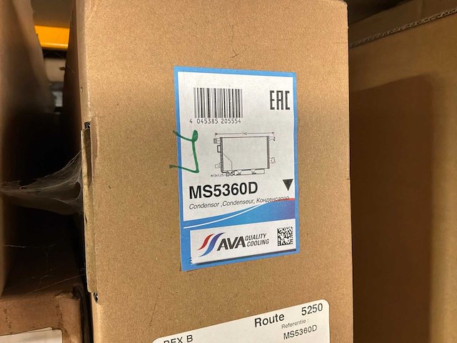Diverse condensatoren en radiatoren voor o.a. mitsubishi en mercedes-benzine (11x) - afbeelding 4 van  6