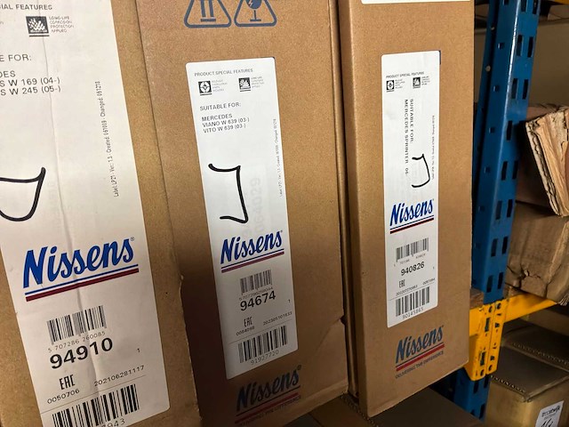 Diverse condensatoren en radiatoren voor o.a. mitsubishi en mercedes-benzine (11x) - afbeelding 9 van  9