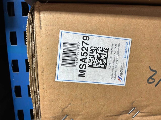 Diverse condensatoren en radiatoren voor o.a. mitsubishi en mercedes-benzine (11x) - afbeelding 1 van  5