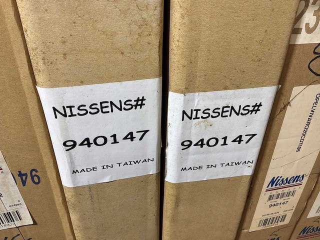 Diverse condensatoren en radiatoren voor o.a. porsche, opel en dacia (20x) - afbeelding 12 van  12