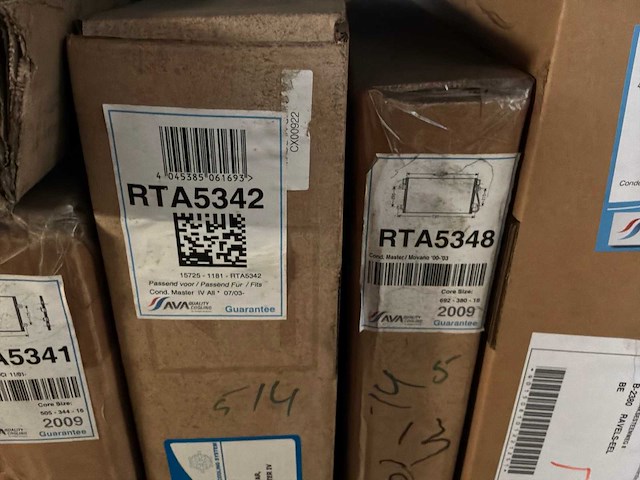 Diverse condensatoren en radiatoren voor o.a. renault en dacia (20x) - afbeelding 6 van  11