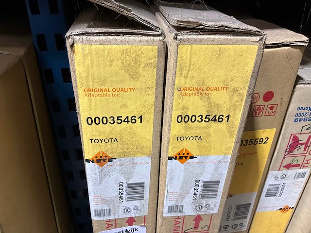 Diverse condensatoren en radiatoren voor o.a. toyota (17x) - afbeelding 3 van  10