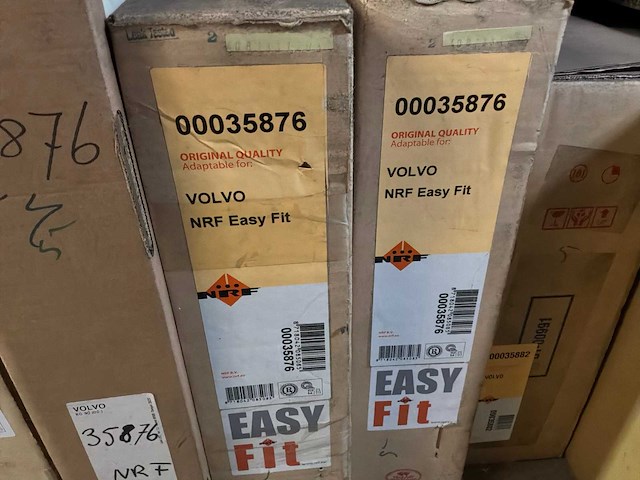 Diverse condensatoren en radiatoren voor o.a. toyota en volvo (16x) - afbeelding 2 van  12
