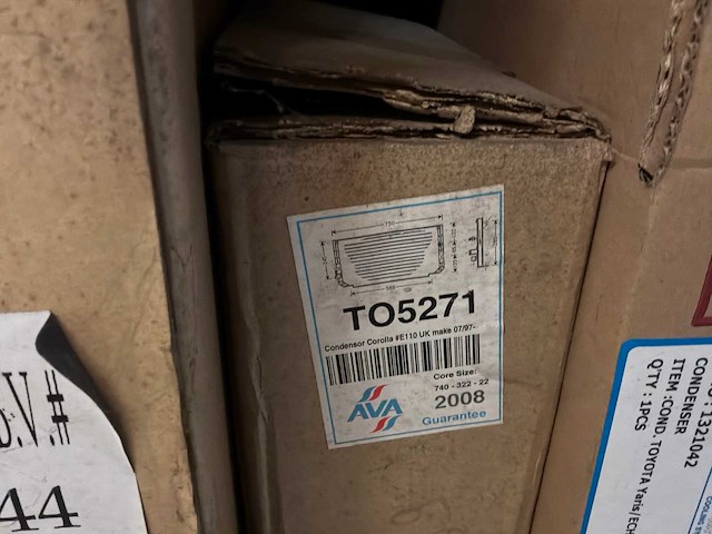 Diverse condensatoren en radiatoren voor o.a. toyota en volvo (16x) - afbeelding 6 van  12