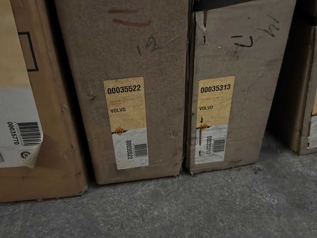 Diverse condensatoren en radiatoren voor o.a. volvo (12x) - afbeelding 5 van  7