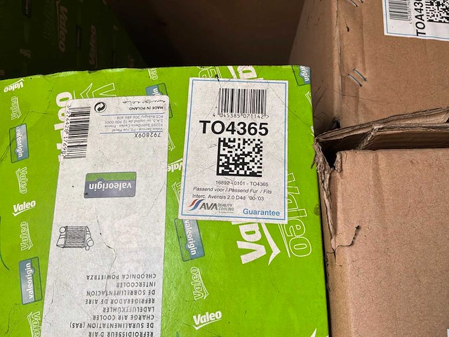 Diverse condensatoren en radiatoren voor o.a. volvo en toyota (17x) - afbeelding 4 van  13