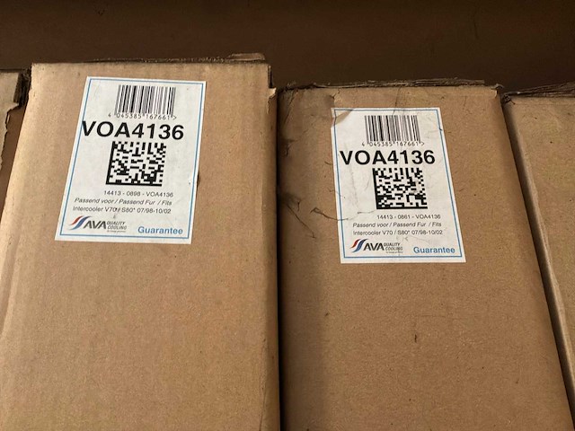 Diverse condensatoren en radiatoren voor o.a. volvo en toyota (17x) - afbeelding 8 van  13