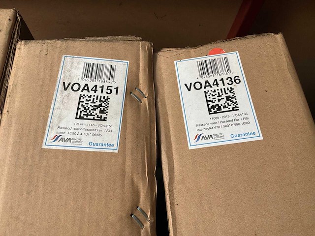 Diverse condensatoren en radiatoren voor o.a. volvo en toyota (17x) - afbeelding 10 van  13