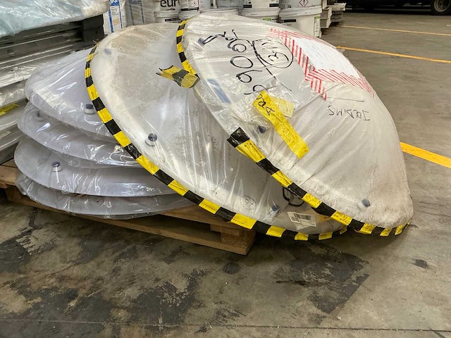 Diverse dakkoepels (6x) - afbeelding 1 van  5