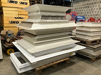 Diverse dakopeningen en kaders (17x) - afbeelding 1 van  12