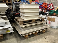 Diverse dakopeningen en kaders (17x) - afbeelding 5 van  12