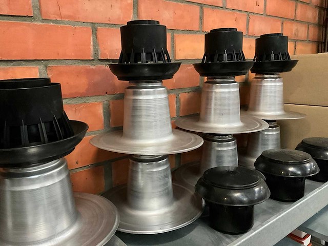 Diverse dakventilatie (23x) - afbeelding 7 van  11