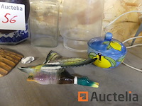 Diverse decoratie en karton met boeken - afbeelding 2 van  11