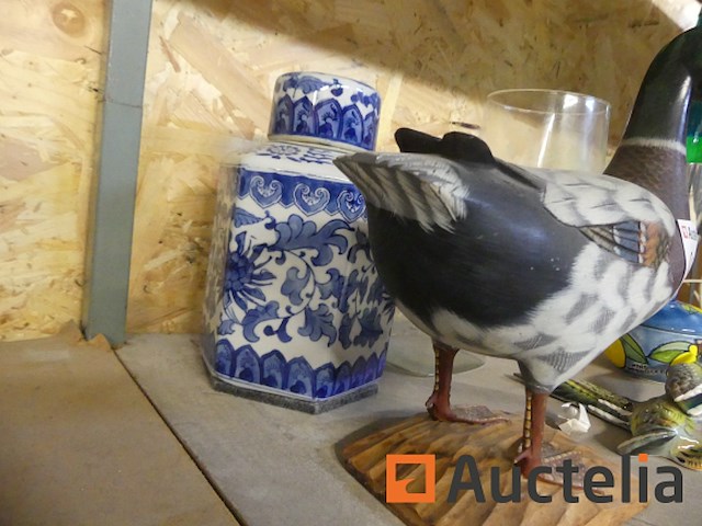 Diverse decoratie en karton met boeken - afbeelding 1 van  11