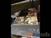 Diverse decoratie en karton met boeken - afbeelding 8 van  11