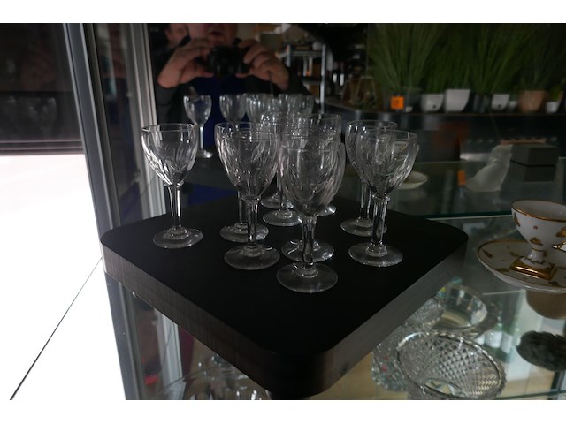 Diverse decoratieve beeldjes en schalen - afbeelding 7 van  9
