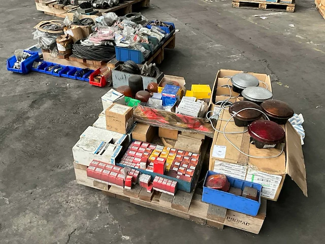 Diverse dichtingen en verlichting - afbeelding 1 van  29