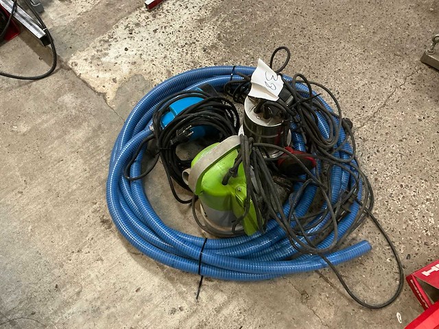 Diverse dompelpomp (3x) - afbeelding 1 van  8