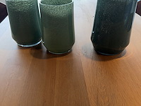 Diverse donkdergroene vazen - afbeelding 2 van  4