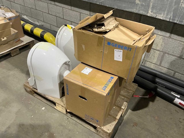 Diverse douche toiletten - afbeelding 4 van  11