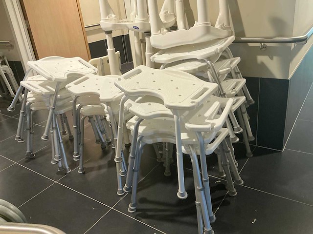 Diverse douchestoelen (25x) - afbeelding 2 van  5