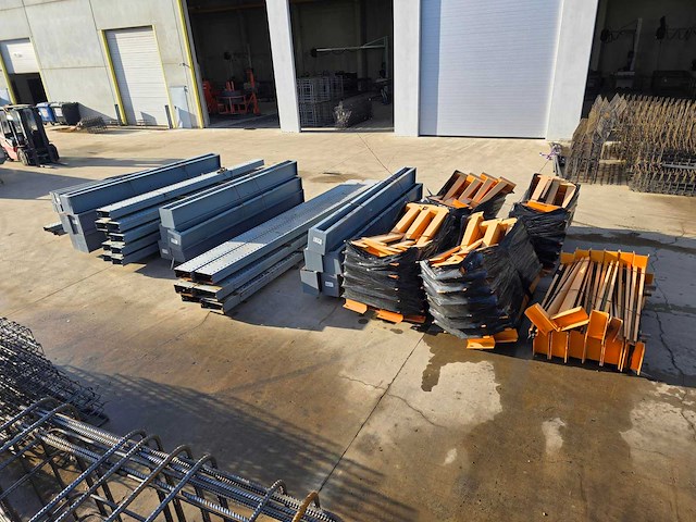 Diverse draagarmstellingen - afbeelding 1 van  16